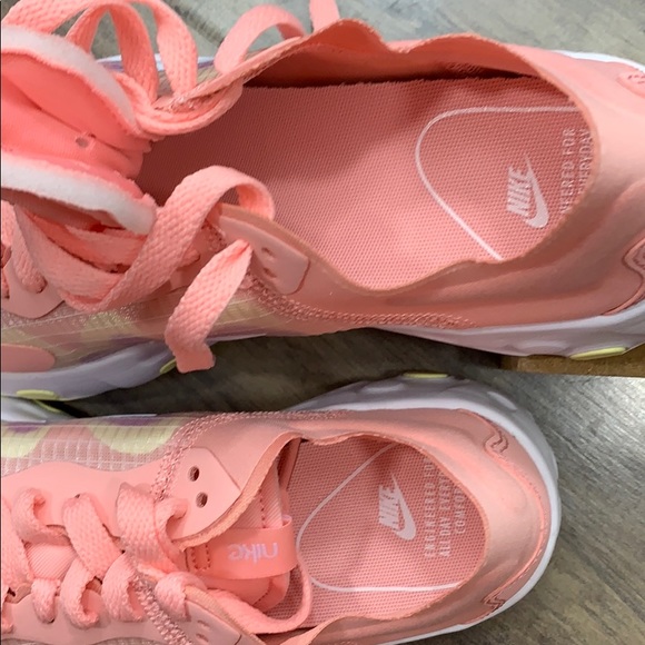 WMNS NIKE RENEW LUCENT bleached coral/white - Picture 14 of 16